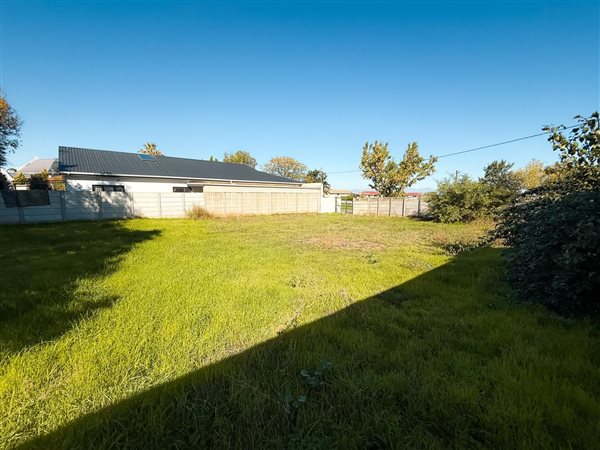 483 m² Land 483 m² Land