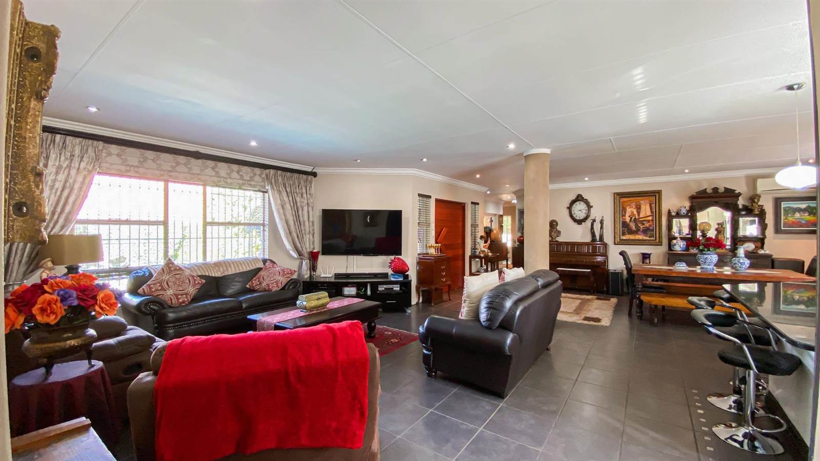 5 Bed House in Ruimsig photo number 10