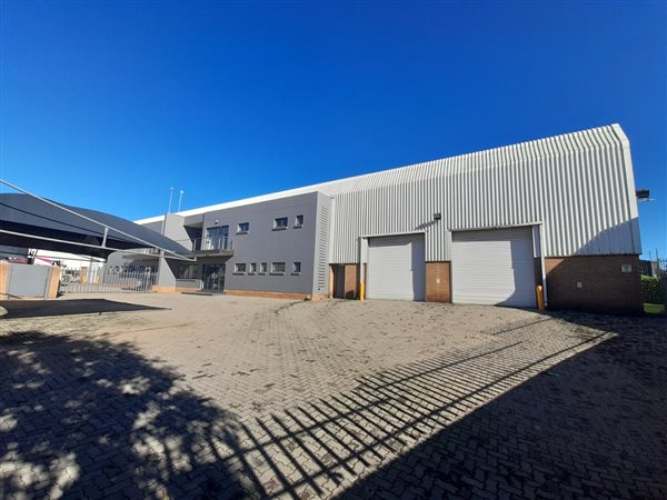 790  m² Commercial space