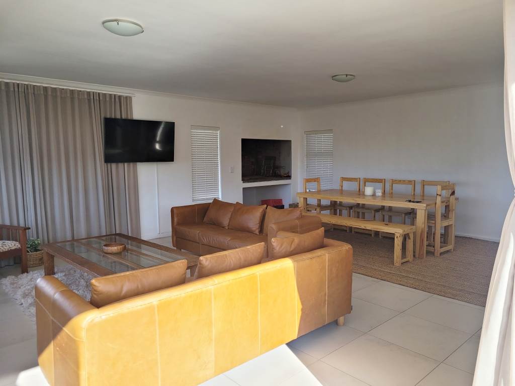 3 Bed House in Struisbaai photo number 10
