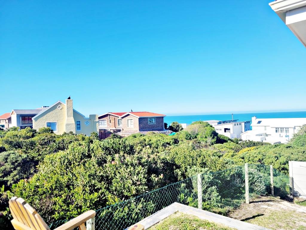 3 Bed House in Struisbaai photo number 5