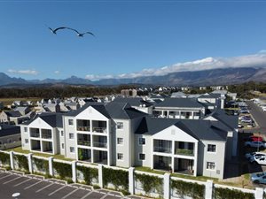 Apartment in Gordons Bay Central