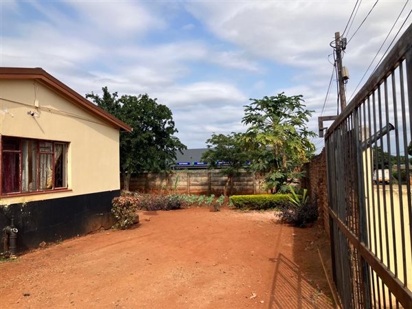 200  m² Commercial space in Thohoyandou