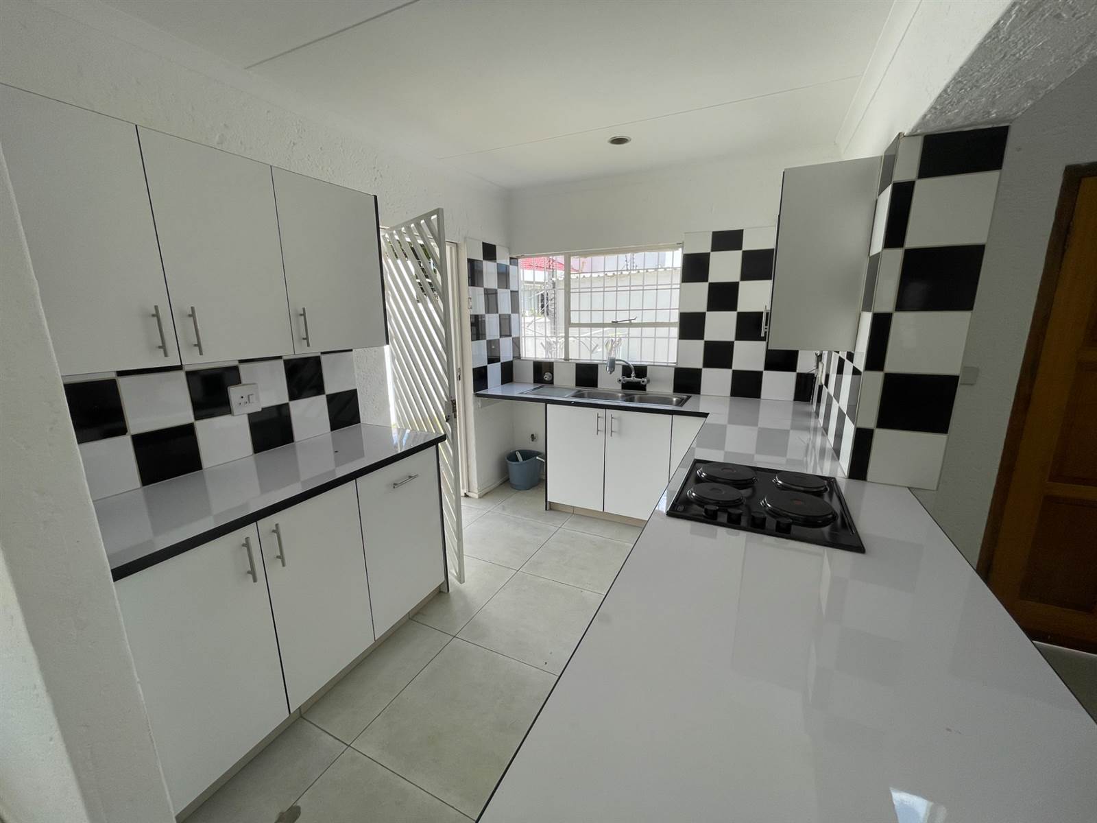 3 Bed Cluster in Sunninghill photo number 18