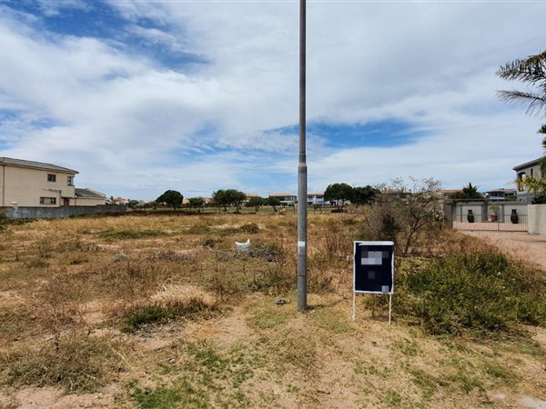 839 m² Land