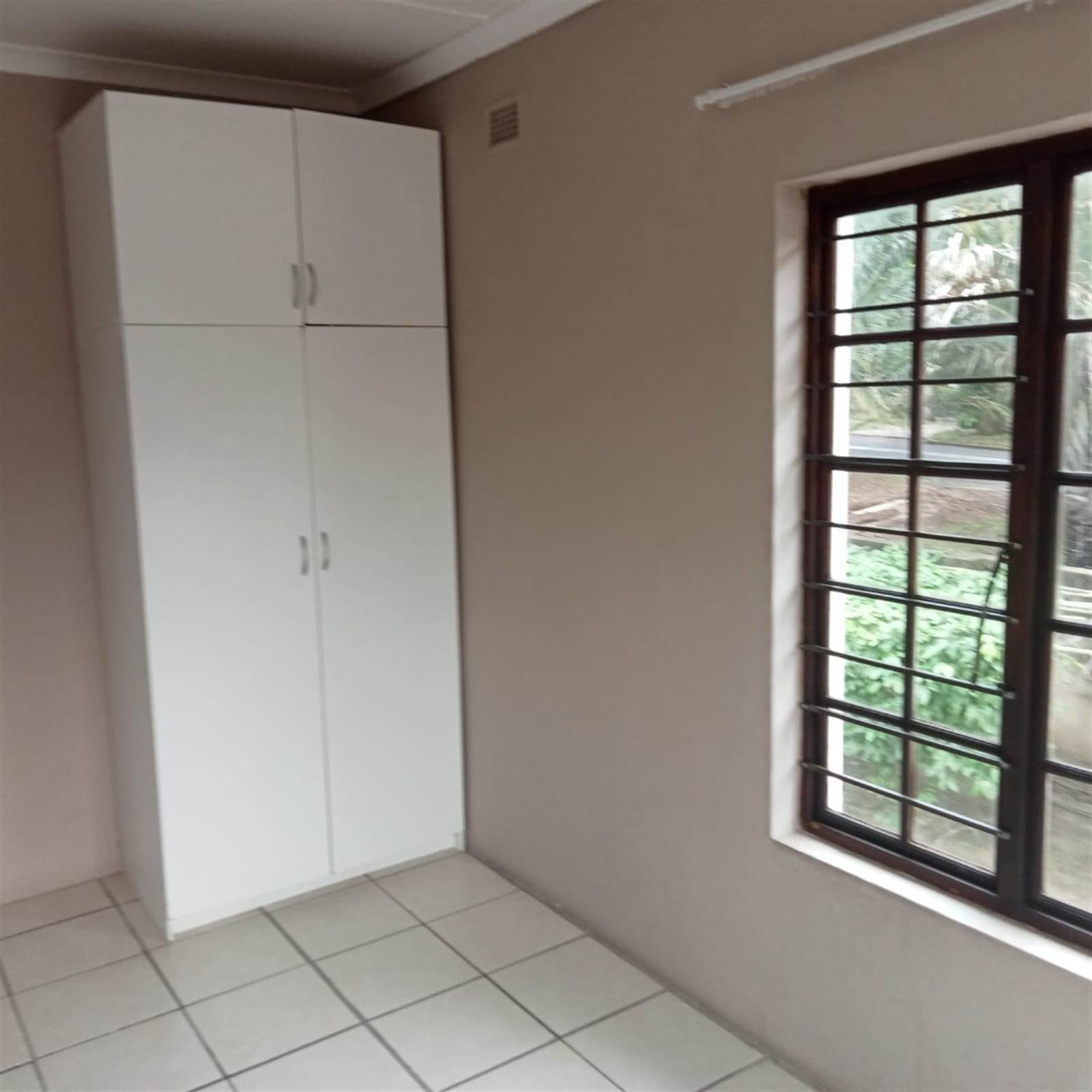 2 Bed Apartment in Umkomaas photo number 13