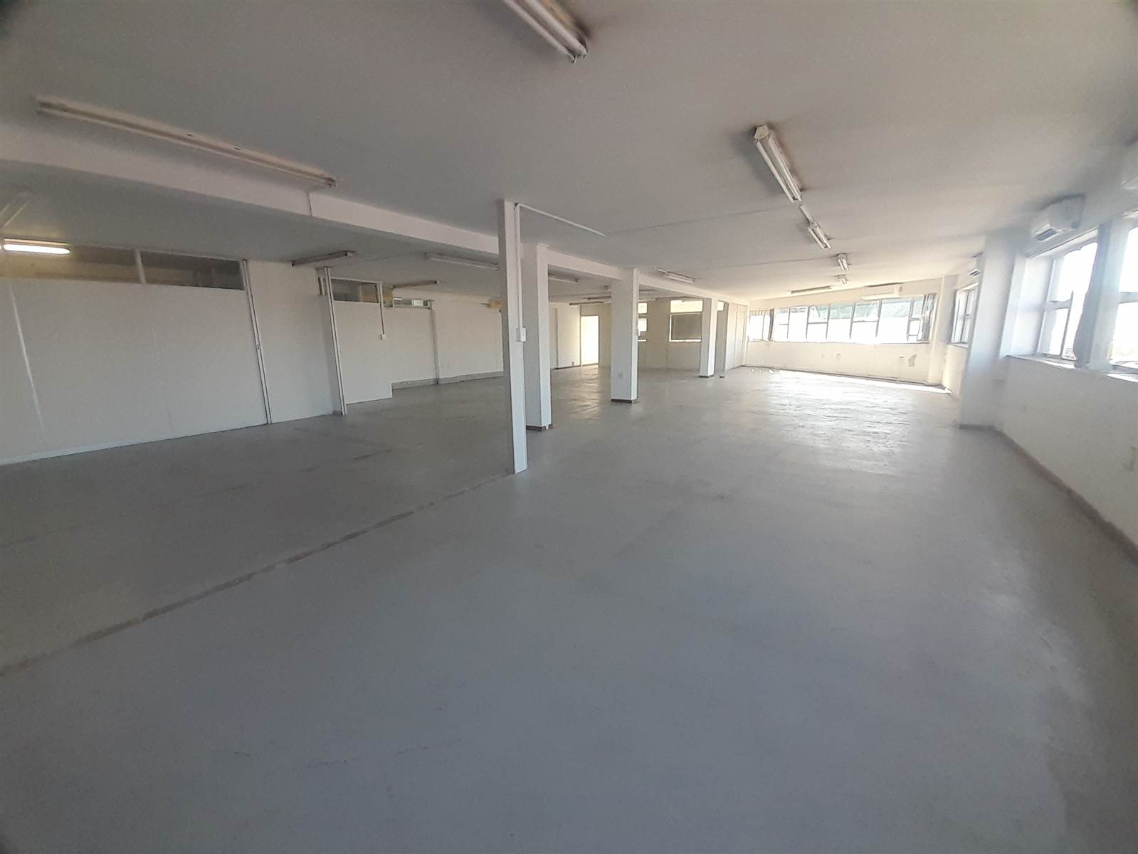 234  m² Commercial space in Stamford Hill photo number 2