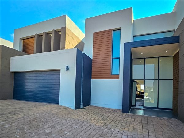 5 Bedroom House 5 Bedroom House