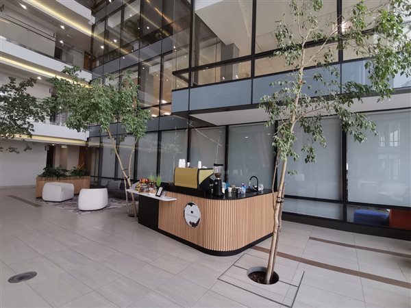 726  m² Office Space