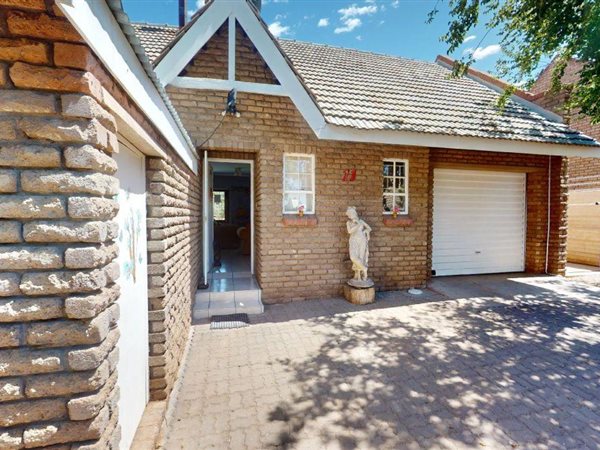 2 Bed Townhouse in Die Rand