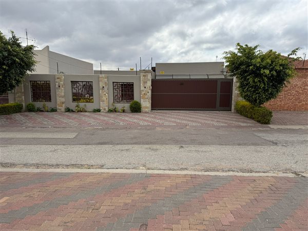 5 Bedroom House 5 Bedroom House