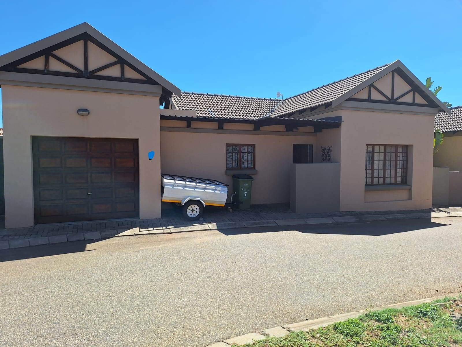 2 Bed House in Waterval East photo number 1