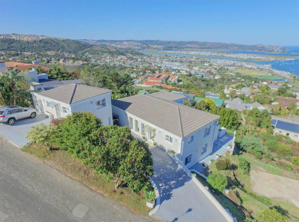 7 Bed House in Knysna Heights photo number 3