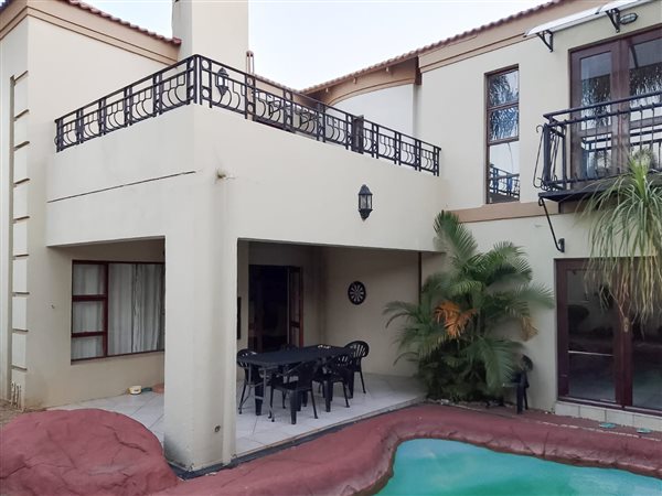 3 Bedroom Townhouse