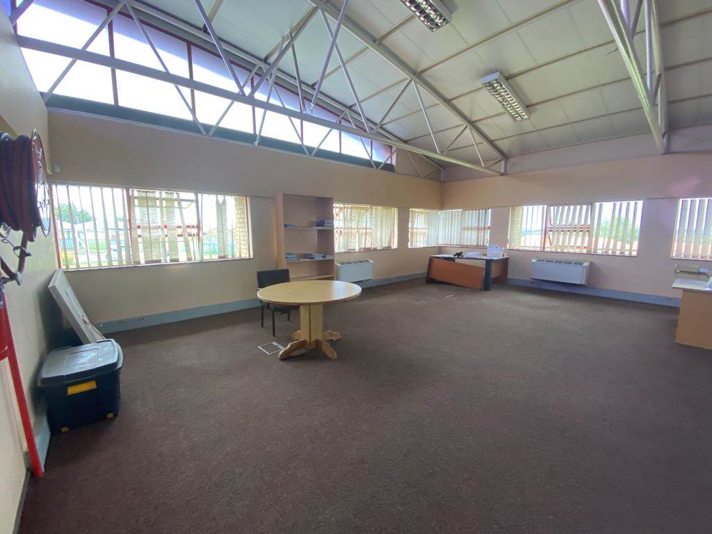7400  m² Commercial space in Klipfontein photo number 21