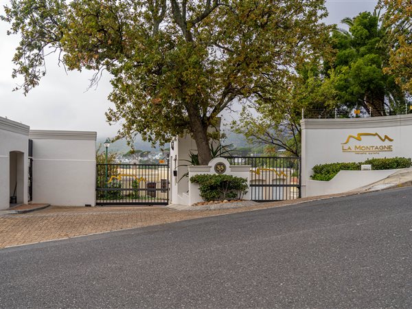 2 Bedroom Townhouse 2 Bedroom Townhouse