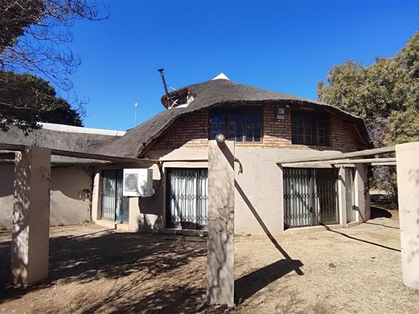 5 Bedroom House 5 Bedroom House