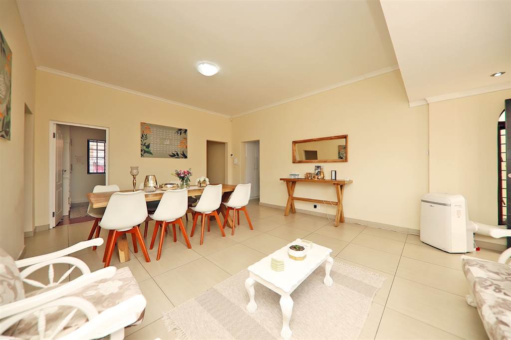 4 Bed House in Kenwyn photo number 6