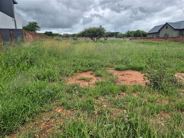 1 281 m² Land