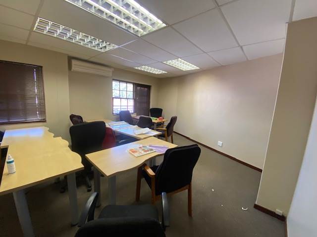 130  m² Office Space in Lyttelton Manor photo number 9