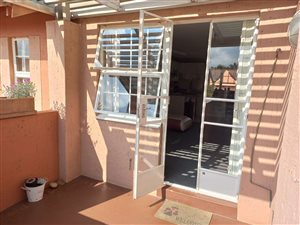 2 Bed Townhouse in Meyersdal