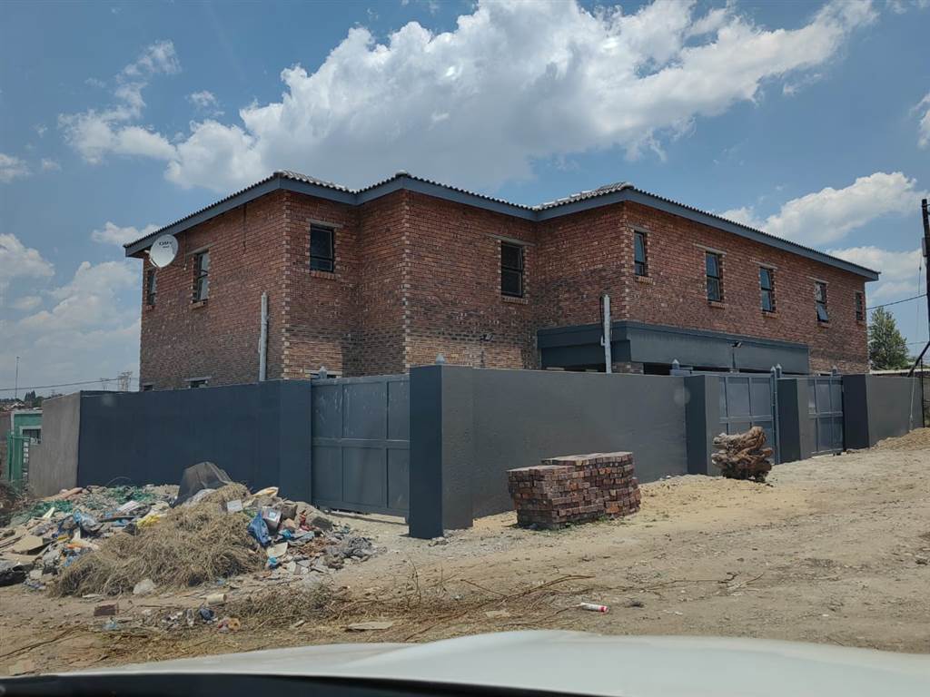 15 Bed House in Olievenhoutbosch photo number 7