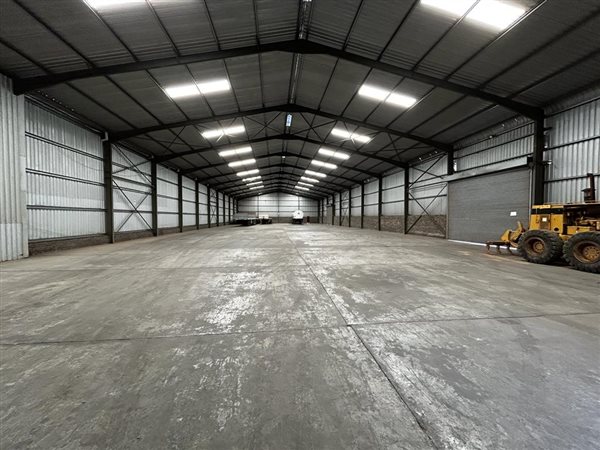 2 100  m² Industrial space