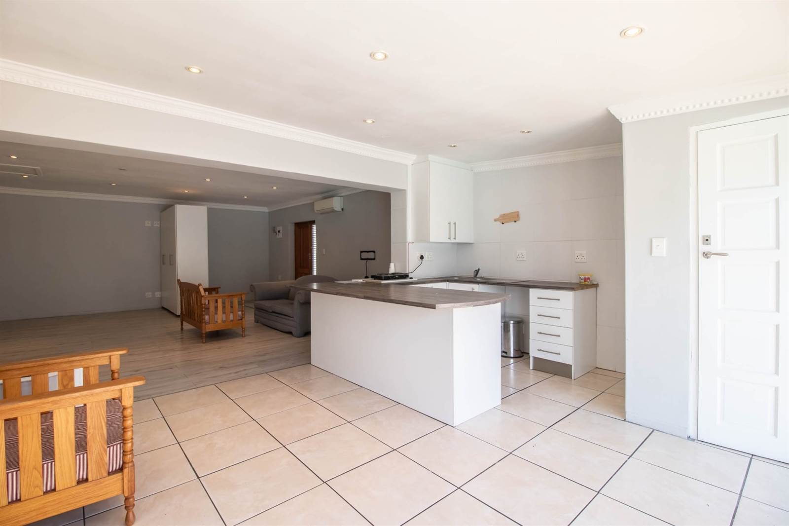 7 Bed House in Edgemead photo number 15