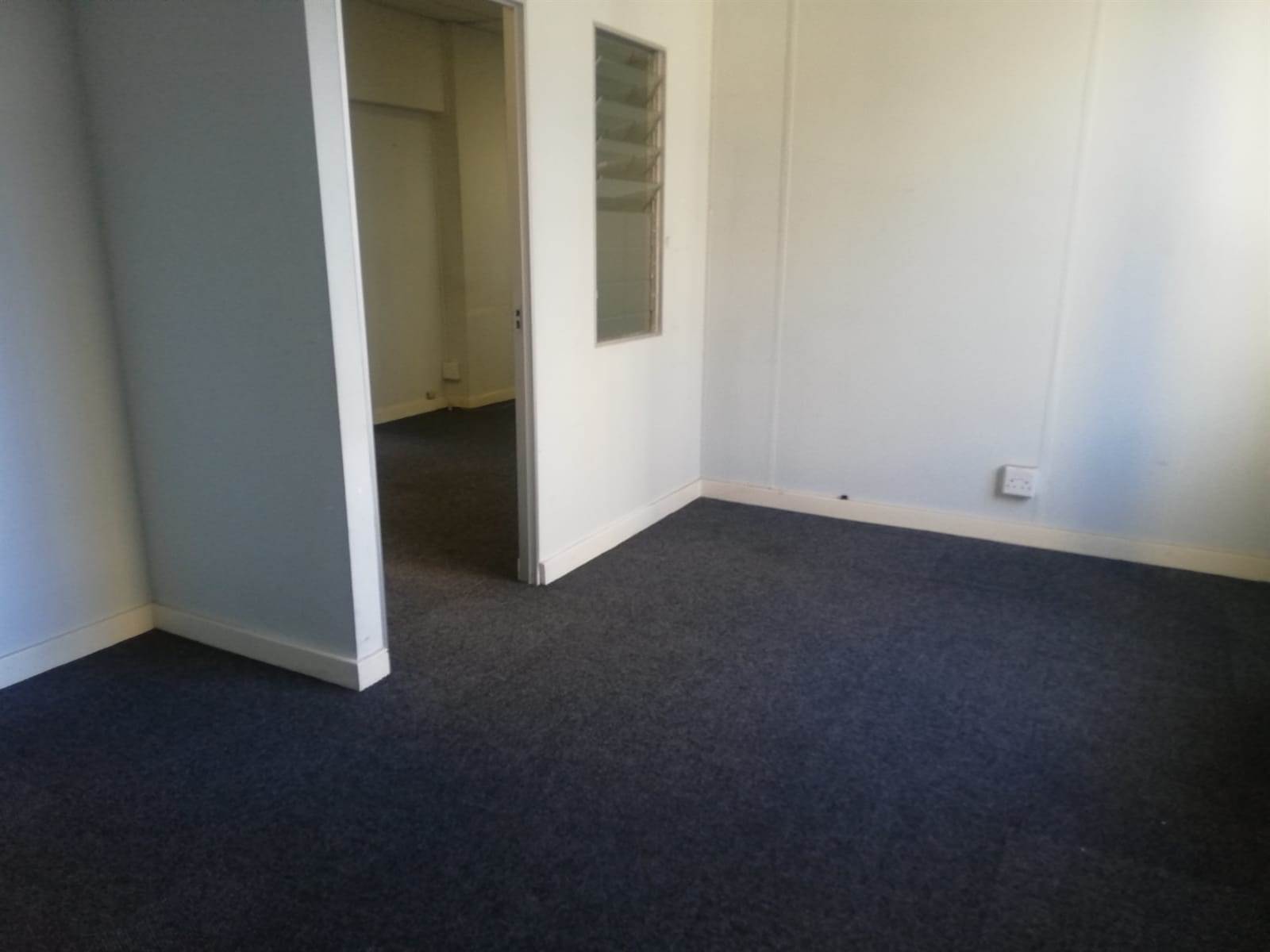58  m² Office Space in Cape Town City Centre photo number 3