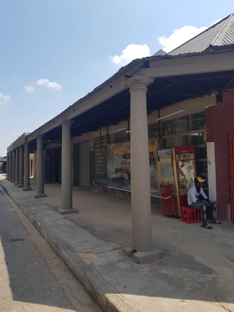 349  m² Commercial space in Brakpan Central photo number 2