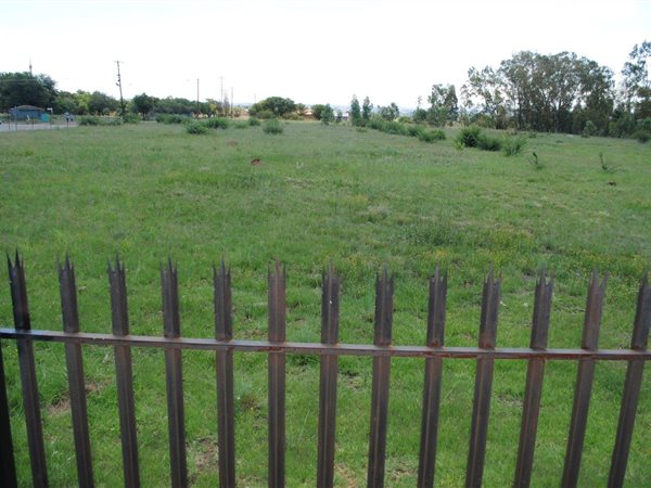 1.9 ha Land available in Riversdale
