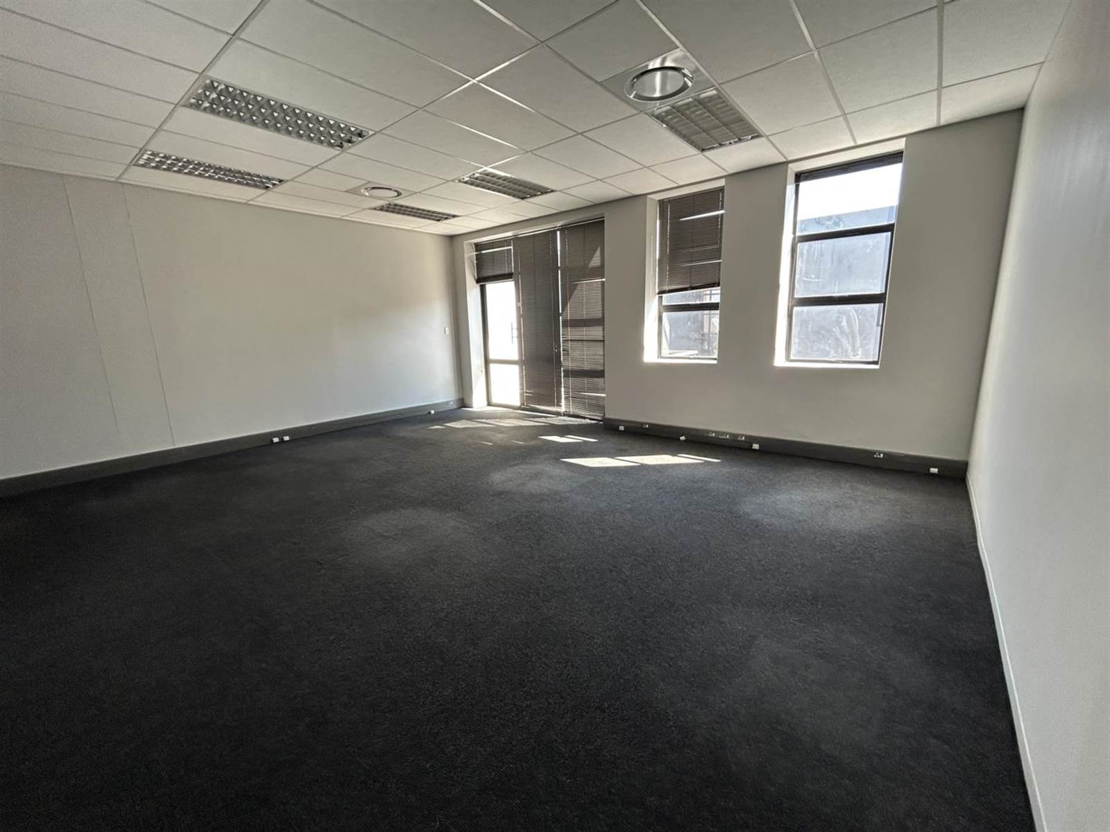 182  m² Office Space in Highveld photo number 3