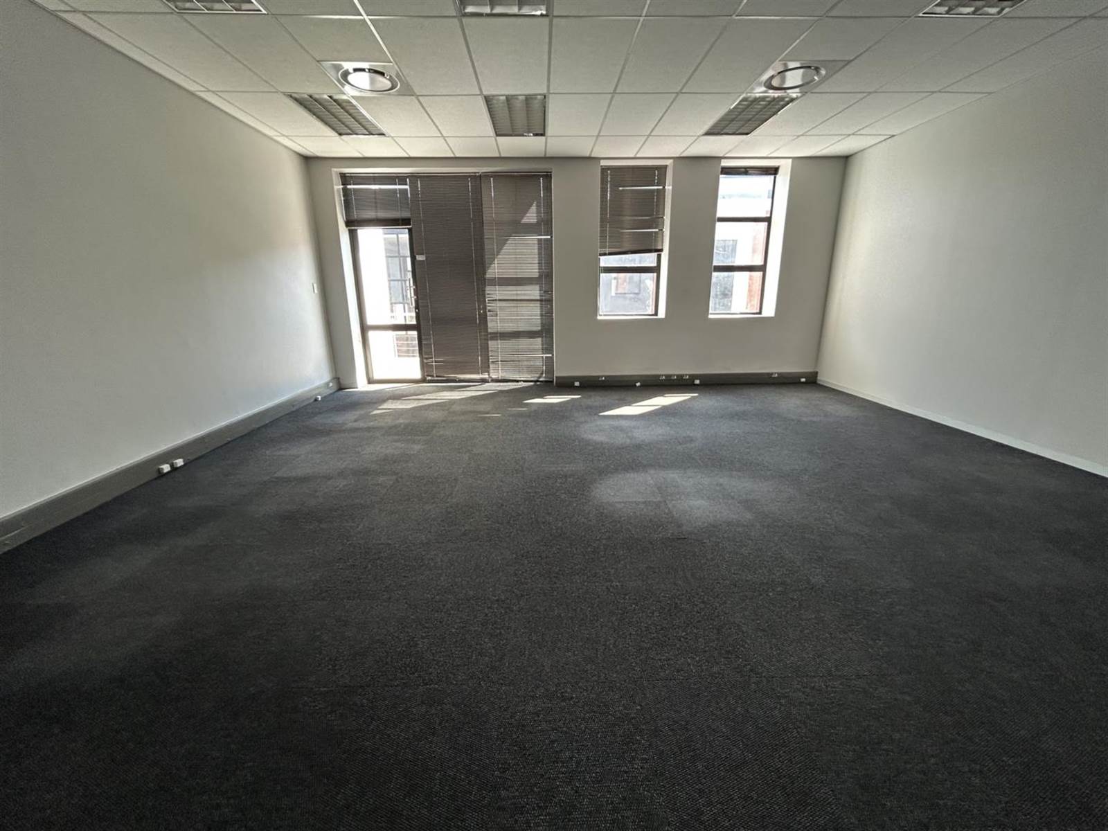 182  m² Office Space in Highveld photo number 11