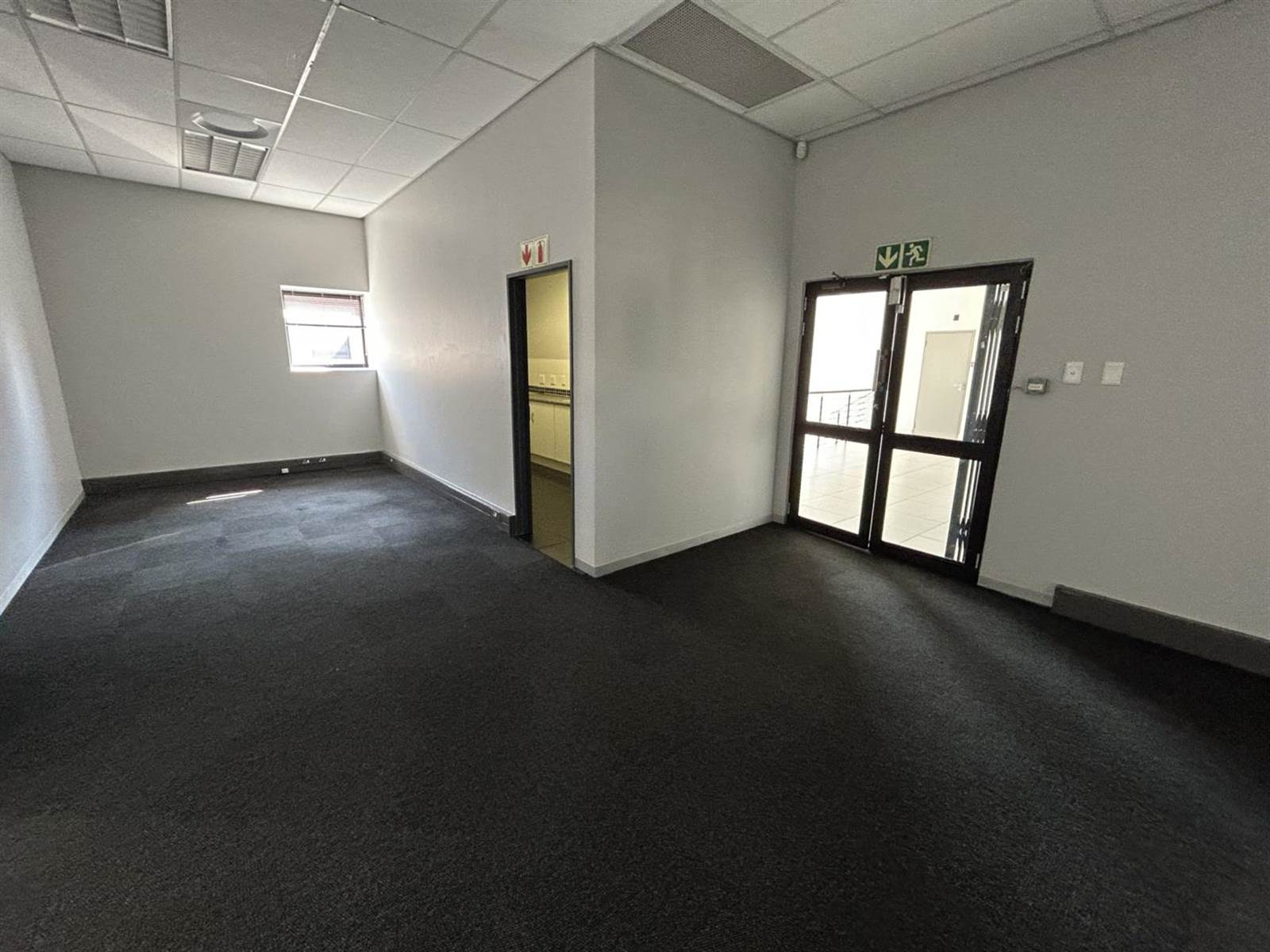 182  m² Office Space in Highveld photo number 4
