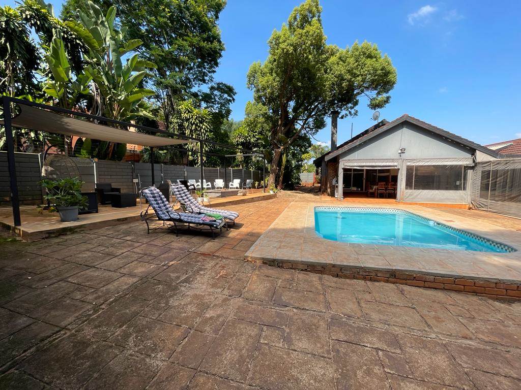 5 Bed House in Louis Trichardt photo number 6