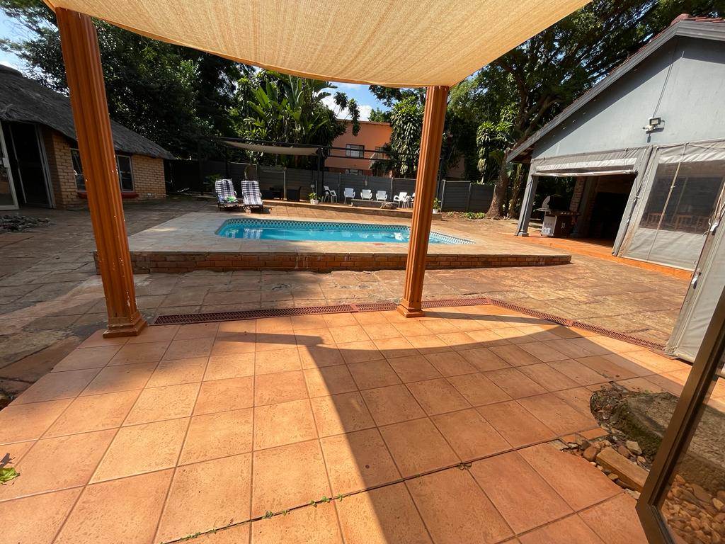 5 Bed House in Louis Trichardt photo number 8