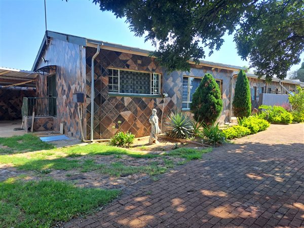3 Bed House in Rensburg