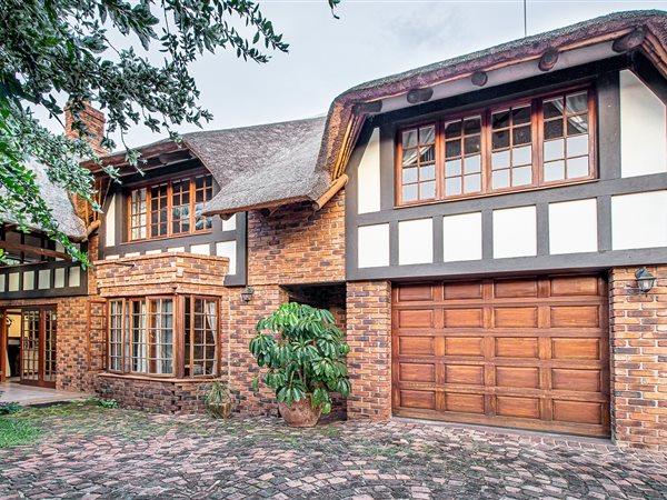 5 Bedroom House 5 Bedroom House