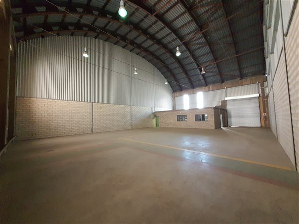 490  m² Industrial space in Driehoek
