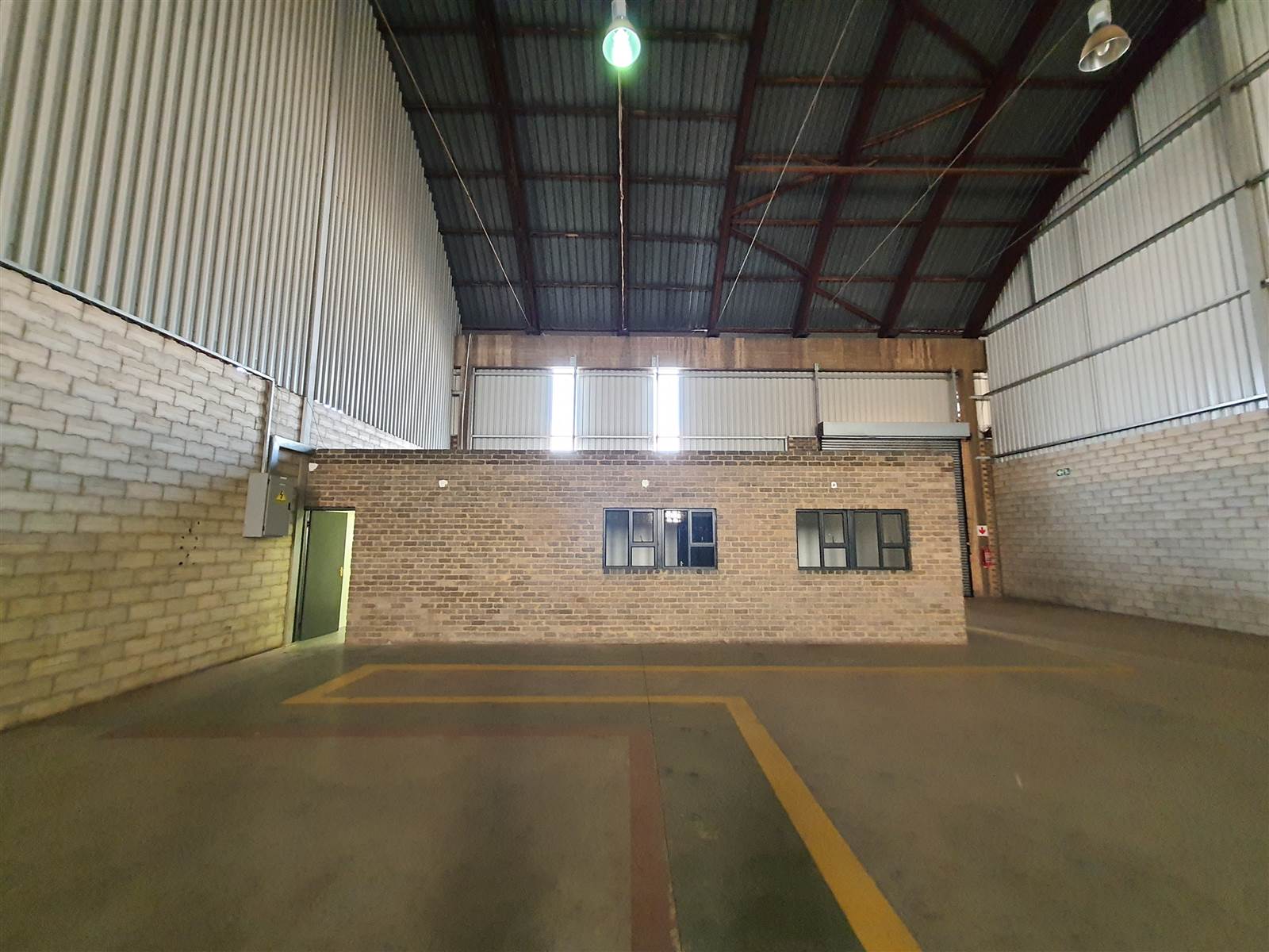 490  m² Industrial space in Driehoek photo number 3