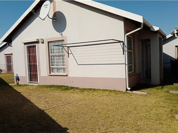 2 Bedroom Townhouse 2 Bedroom Townhouse