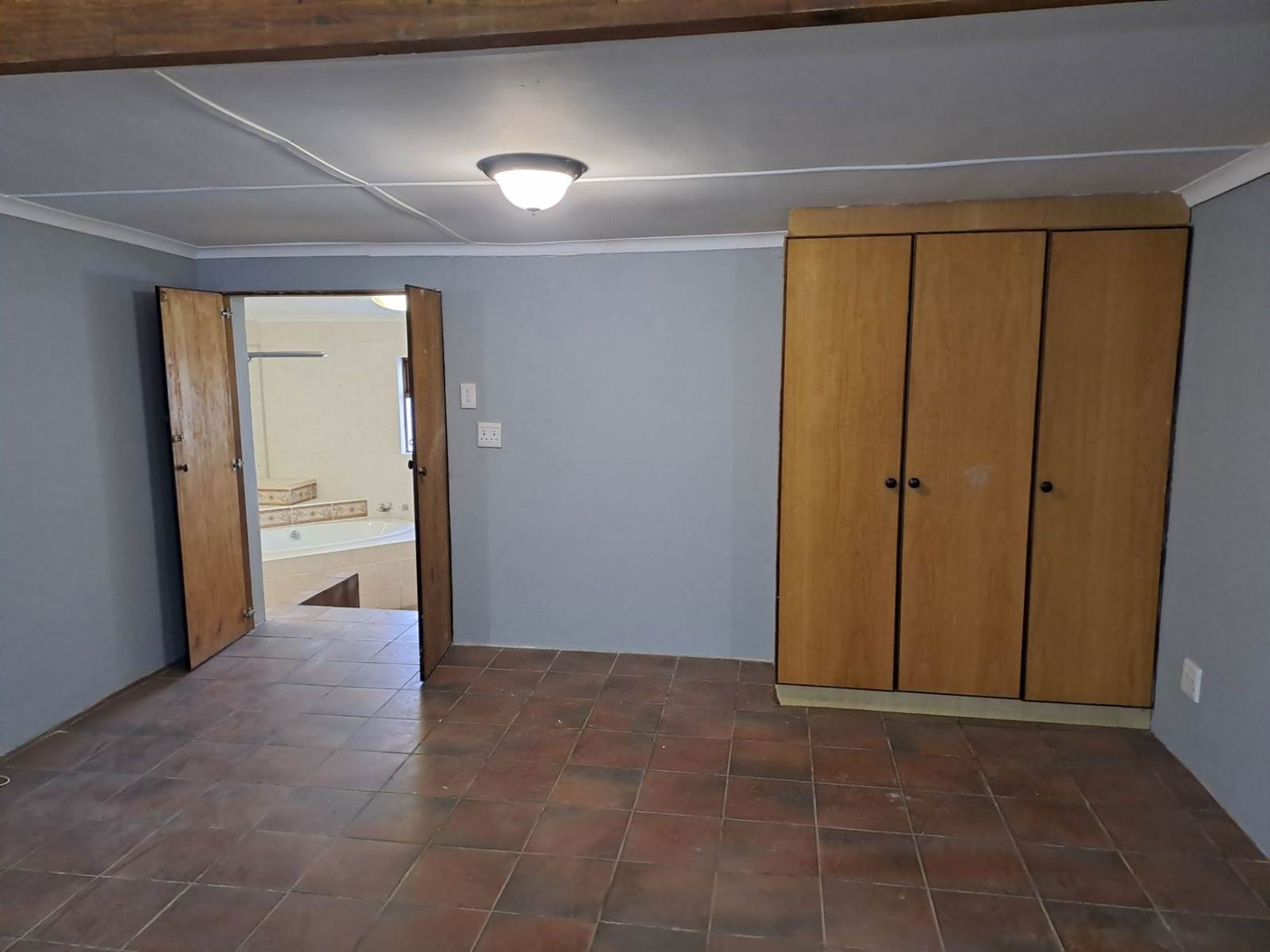 1 Bed Apartment in Stilbaai photo number 10