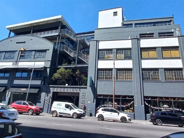 97  m² Commercial space in Woodstock