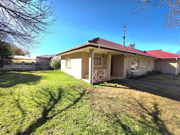 4 Bedroom House 4 Bedroom House
