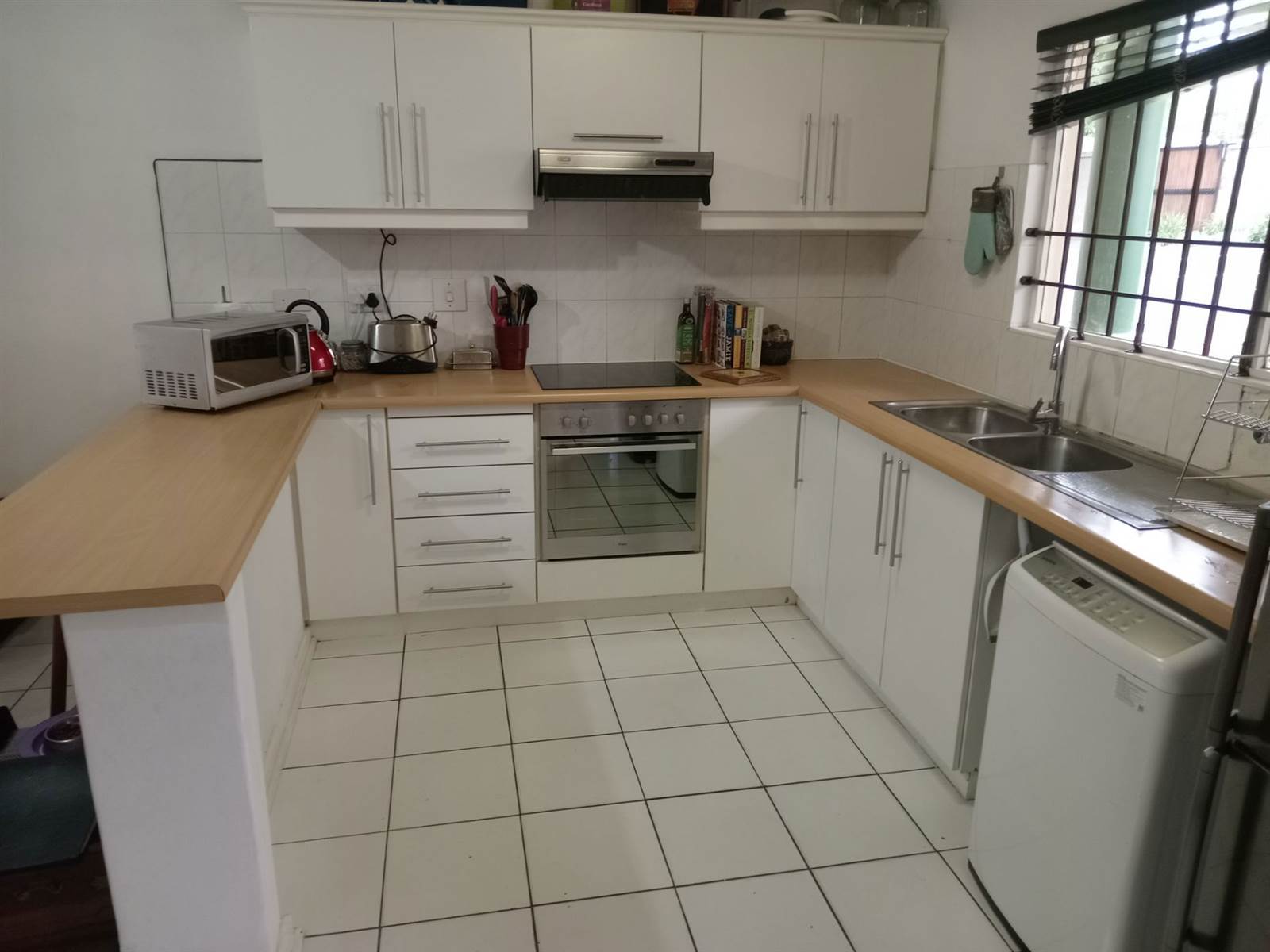 1 Bed Apartment in Mt Edgecombe photo number 5