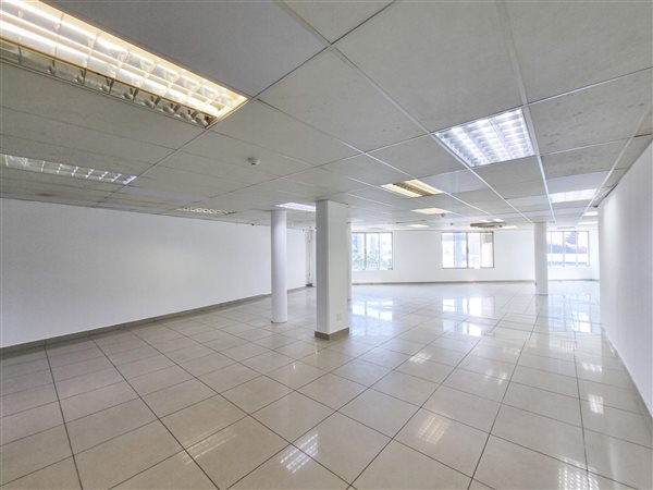 262  m² Commercial space