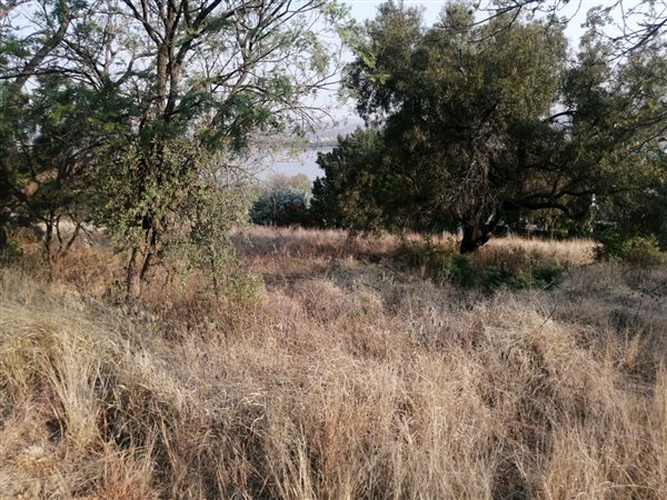 959 m² Land available in Kosmos