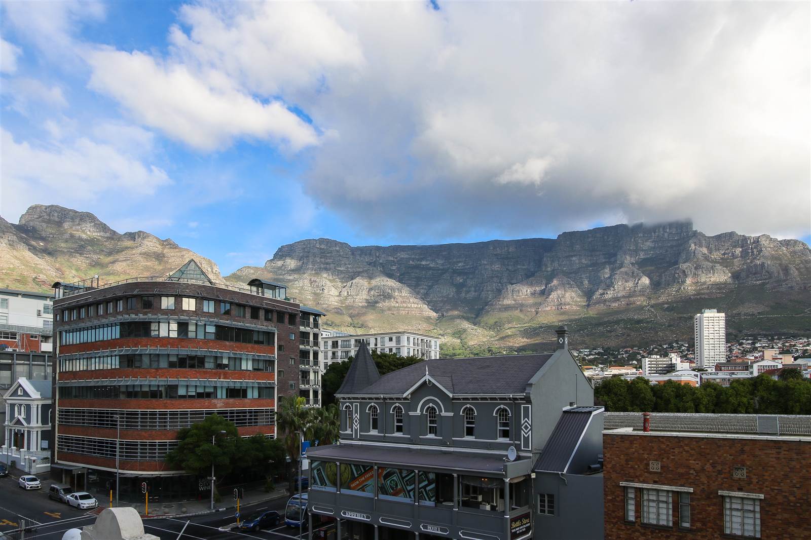 1 Bed Apartment in Cape Town City Centre photo number 18