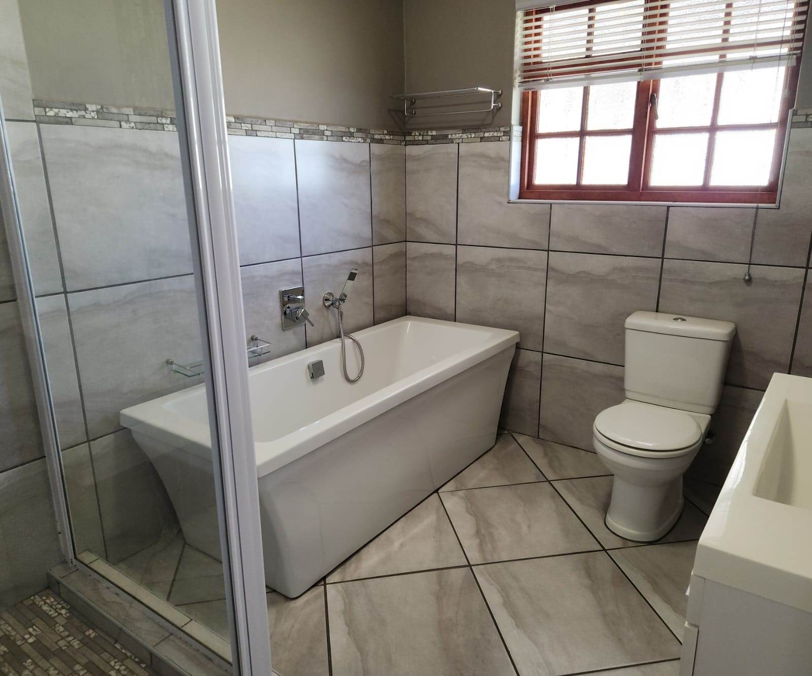 4 Bed House in Vredendal photo number 17
