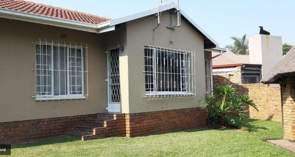 3 Bed House in Marais Steyn Park photo number 12
